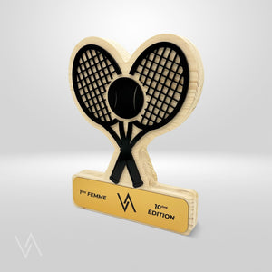 Trophée personnalisé en bois et acrylique recyclé pour tennis en studio Vulka