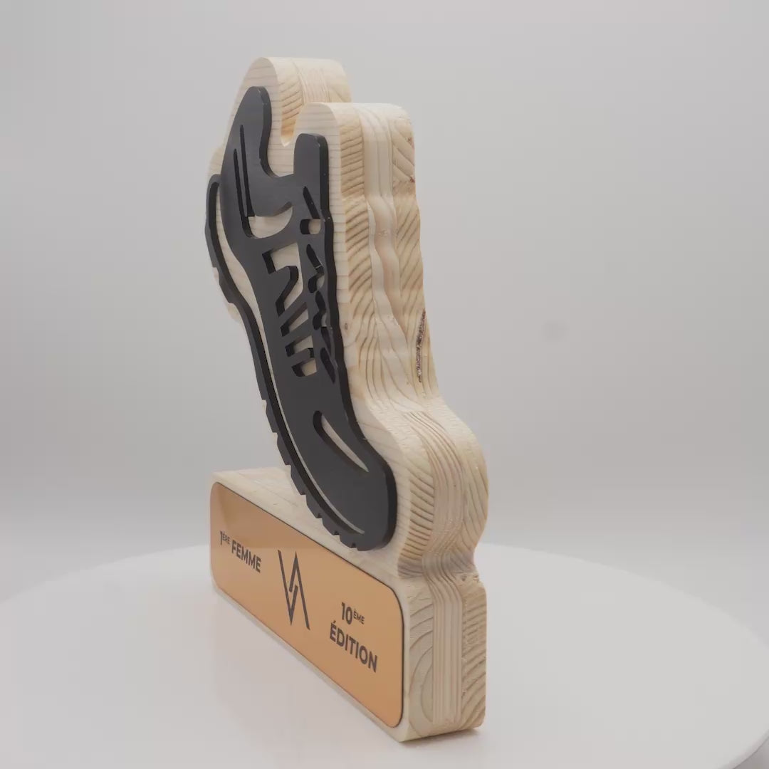 TROPHÉE EN BOIS - CHAUSSURE RUNNING - GAMME HYBRID