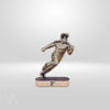 Trophée personnalisé en bois pour running homme gamme Starter socle bronze en studio Vulka